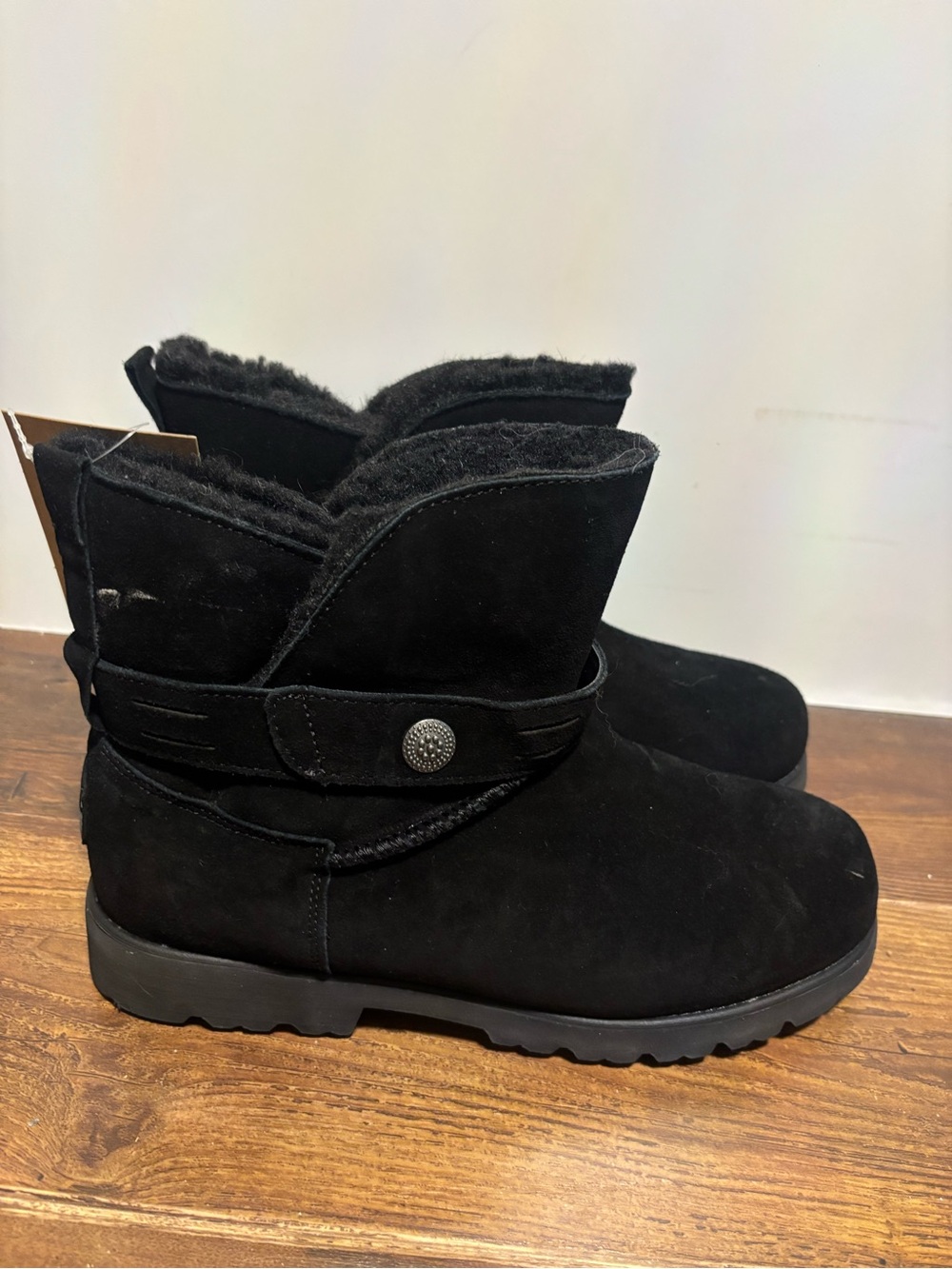 NWT Bearpaw Black Faux-Suede Winter Boots